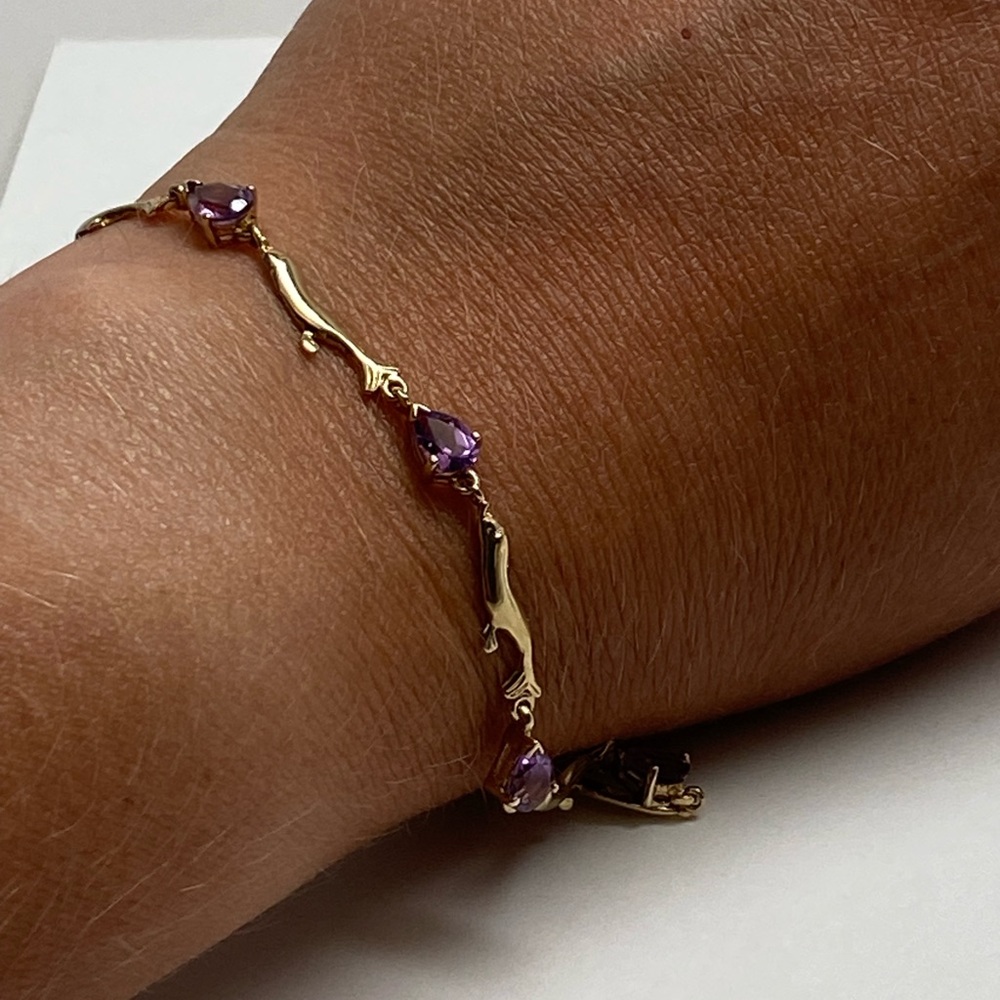 14K Yellow Gold Pear Shape Amethyst and Seal Detail Tennis Bracelet 7”
